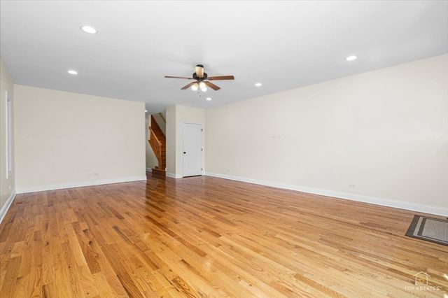 3326 S Lituanica Avenue, Chicago, IL 60608