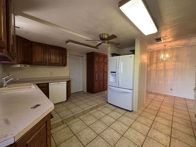 301 N Sola Avenue, Blythe, CA 92225