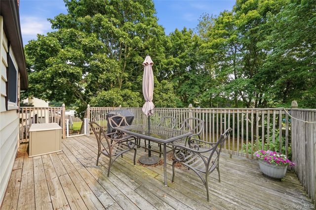 100 Harrisburg Street, Bay Shore, NY 11706