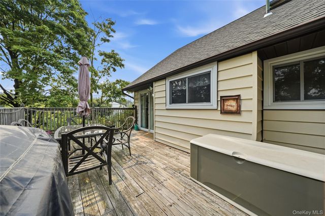100 Harrisburg Street, Bay Shore, NY 11706