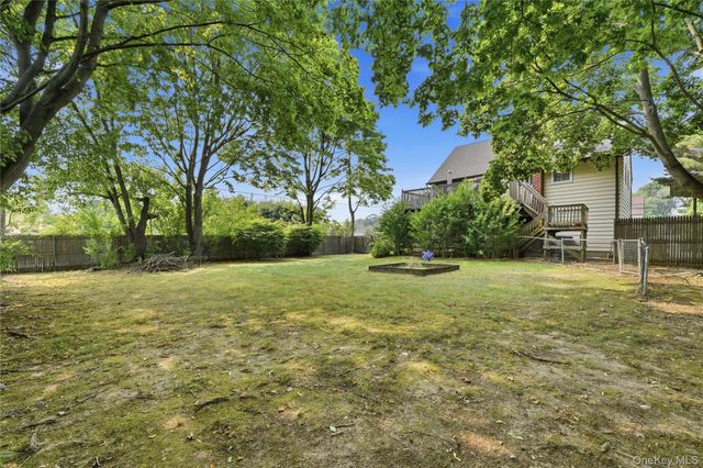 100 Harrisburg Street, Bay Shore, NY 11706