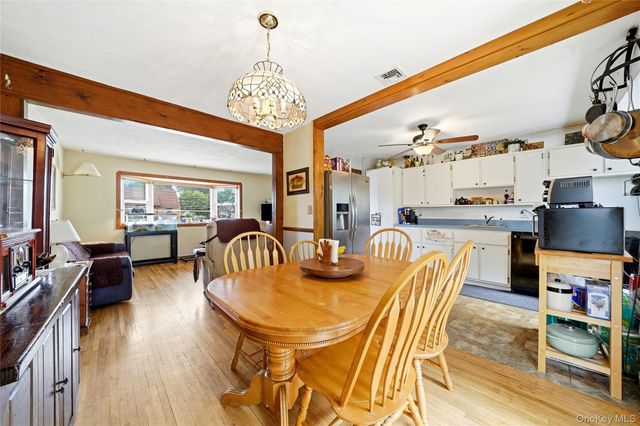 100 Harrisburg Street, Bay Shore, NY 11706