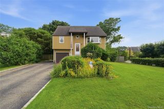 100 Harrisburg Street, Bay Shore, NY 11706