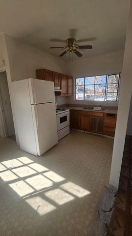 318 Wisconsin Street NE, Albuquerque, NM 87108