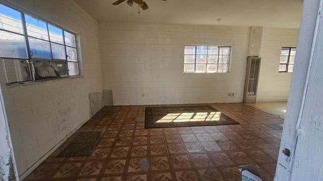 318 Wisconsin Street NE, Albuquerque, NM 87108