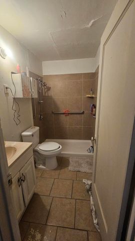 318 Wisconsin Street NE, Albuquerque, NM 87108