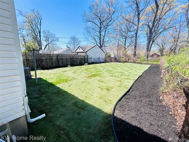 20051 Prairie Street, Detroit, MI 48221