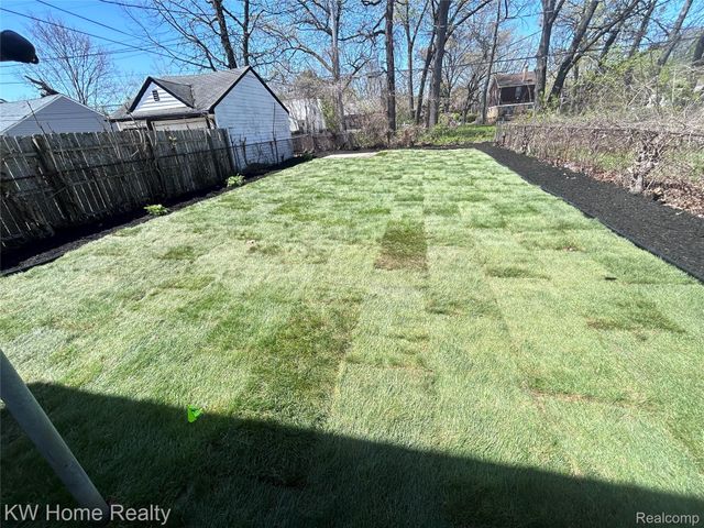 20051 Prairie Street, Detroit, MI 48221