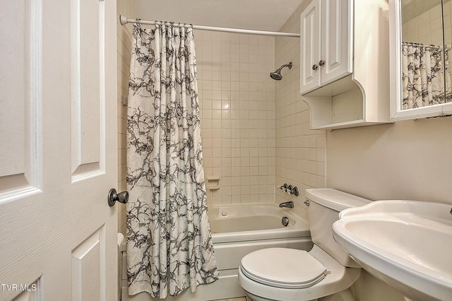 19577 Greenbriar Drive, Bristol, VA 24202