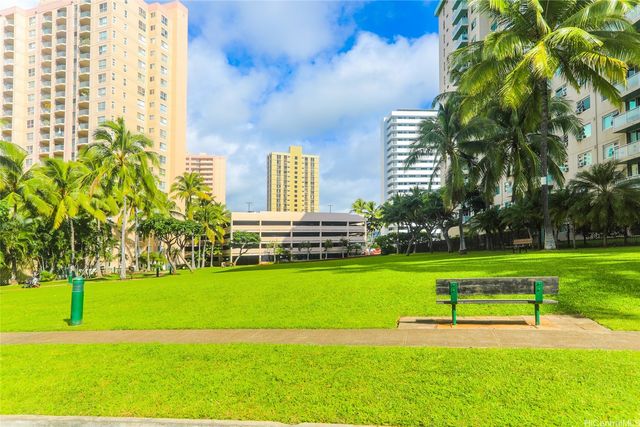 3009 Ala Makahala Place 314, Honolulu, HI 96818