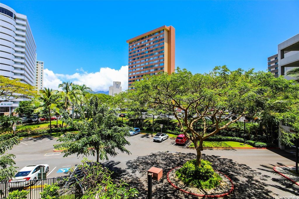 3009 Ala Makahala Place 314, Honolulu, HI 96818