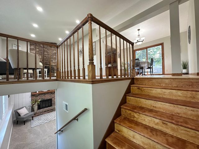 11900 Highland View Circle, Burnsville, MN 55337