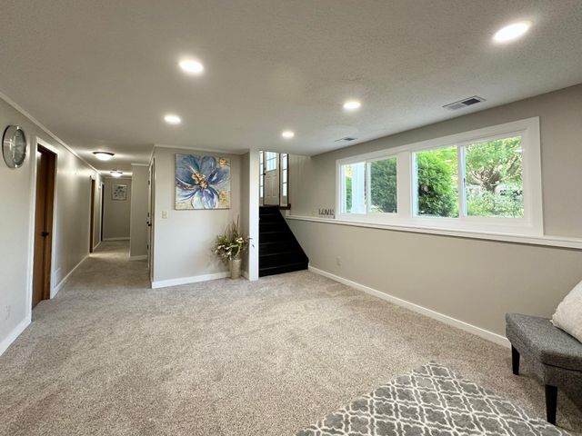 11900 Highland View Circle, Burnsville, MN 55337