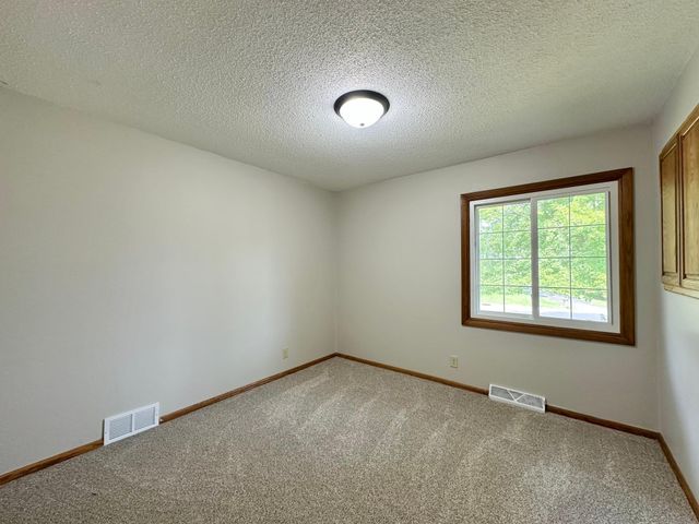 11900 Highland View Circle, Burnsville, MN 55337