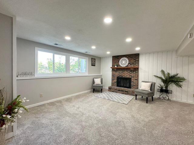 11900 Highland View Circle, Burnsville, MN 55337