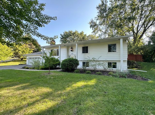 11900 Highland View Circle, Burnsville, MN 55337