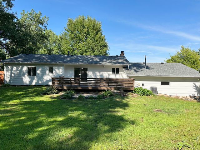 11900 Highland View Circle, Burnsville, MN 55337
