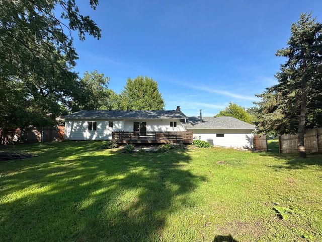 11900 Highland View Circle, Burnsville, MN 55337