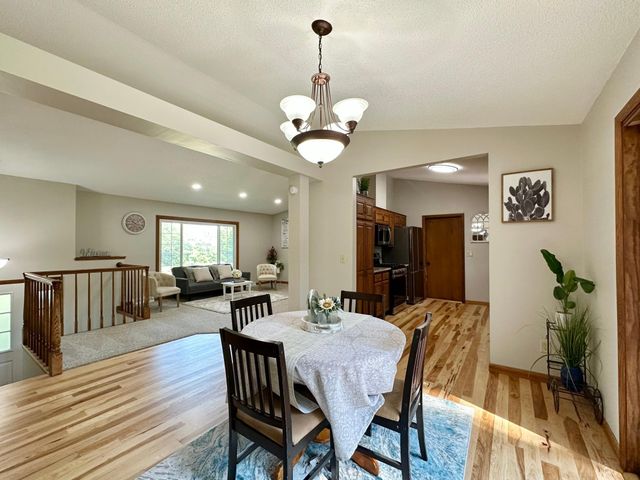 11900 Highland View Circle, Burnsville, MN 55337
