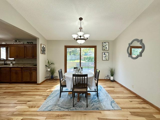11900 Highland View Circle, Burnsville, MN 55337
