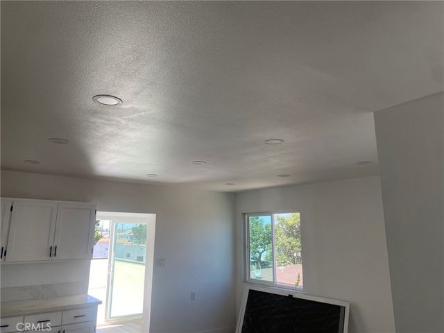 3201 W Florence, Los Angeles, CA 90043
