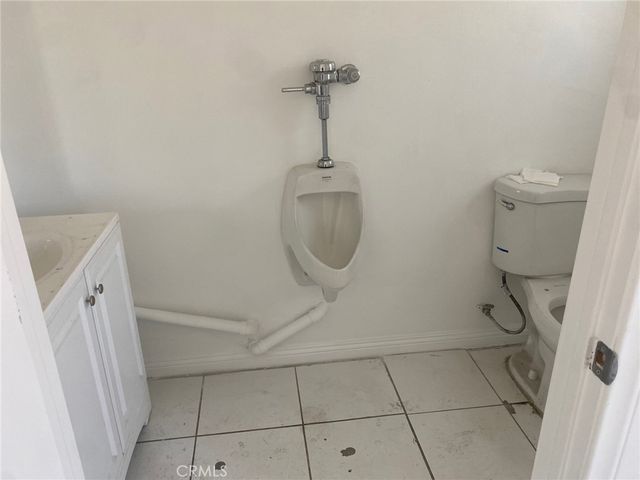 3201 W Florence, Los Angeles, CA 90043