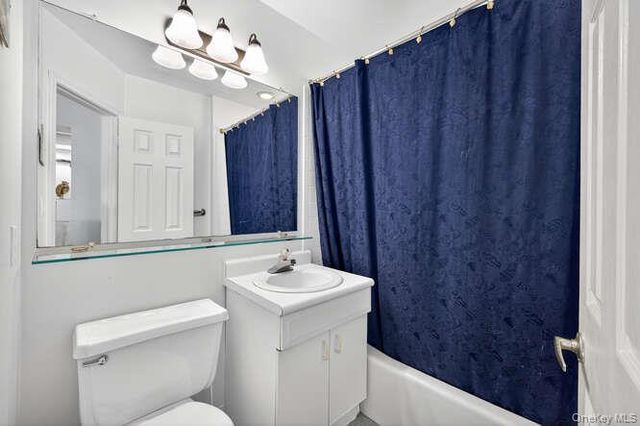 84-50 266th Street, Floral Park, NY 11001