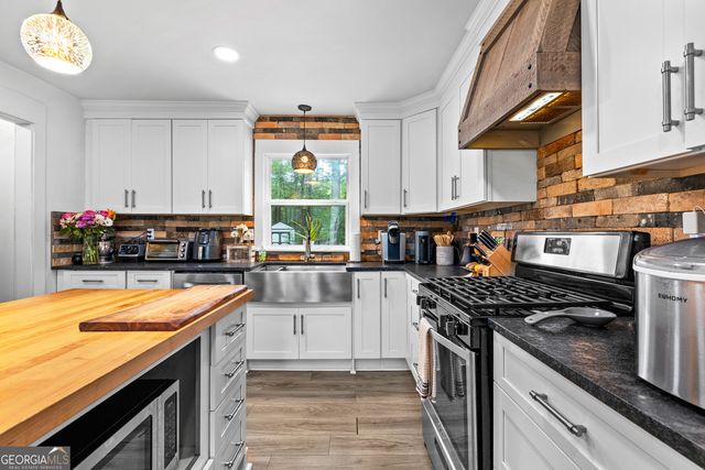 100 Carrollwood Drive, Fayetteville, GA 30215