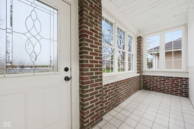 106 S 3rd Avenue, Beech Grove, IN 46107