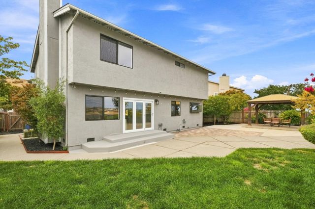 130 Wren Court, Hercules, CA 94547