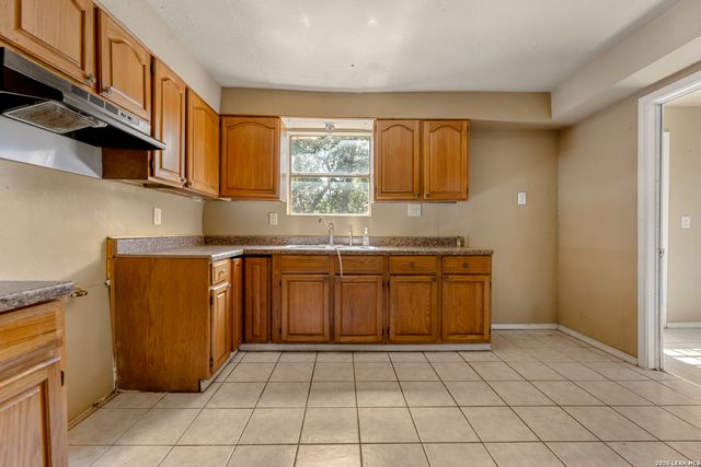 2029 BURTON AVE, San Antonio, TX 78221