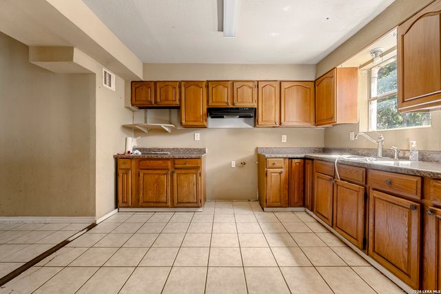 2029 BURTON AVE, San Antonio, TX 78221