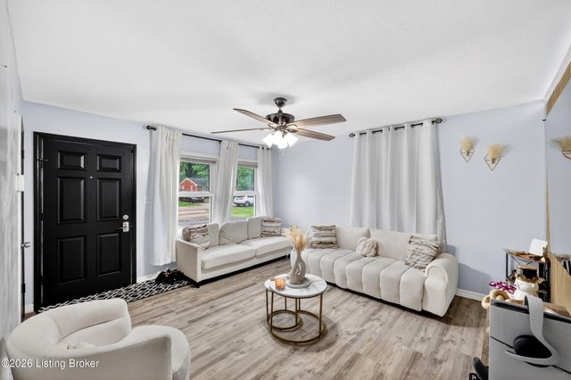 5114 Frey Dr, Louisville, KY 40219