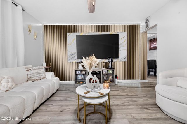 5114 Frey Dr, Louisville, KY 40219