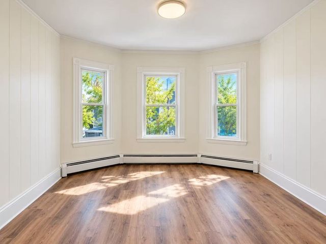152 Spruce St 3, Watertown, MA 02472