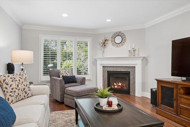 400 Bramble Lane, Deer Park, IL 60010