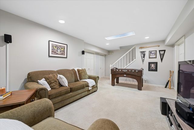 400 Bramble Lane, Deer Park, IL 60010