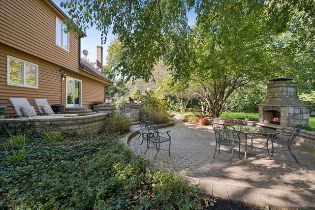 400 Bramble Lane, Deer Park, IL 60010