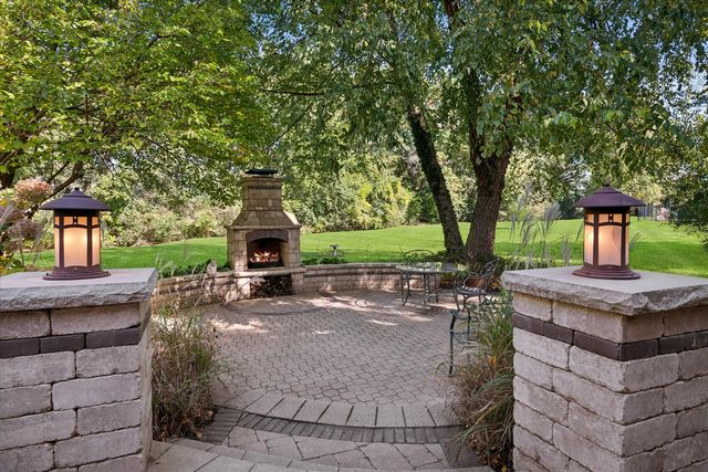 400 Bramble Lane, Deer Park, IL 60010