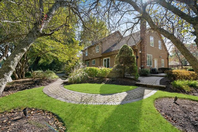 400 Bramble Lane, Deer Park, IL 60010