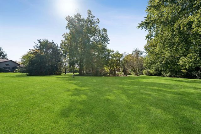 400 Bramble Lane, Deer Park, IL 60010