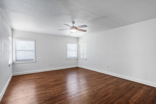 3607 Shelby Drive, Fort Worth, TX 76109