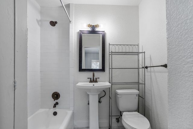 3607 Shelby Drive, Fort Worth, TX 76109