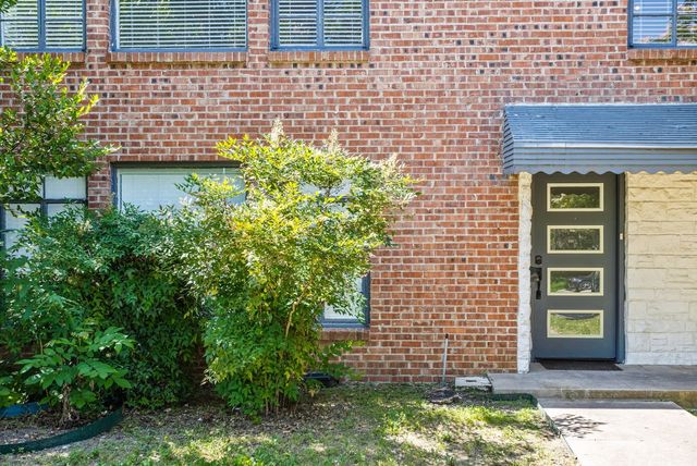 3607 Shelby Drive, Fort Worth, TX 76109