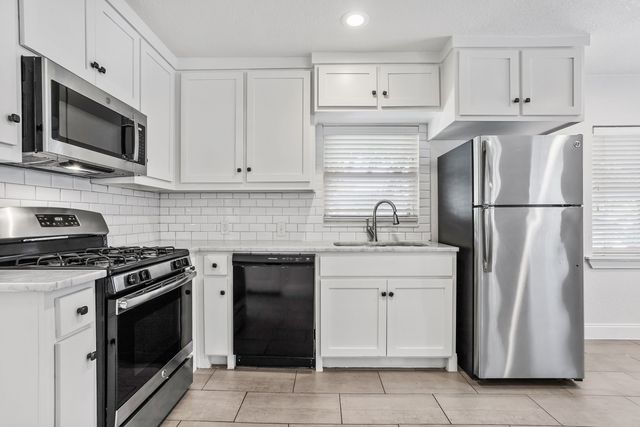 3607 Shelby Drive, Fort Worth, TX 76109