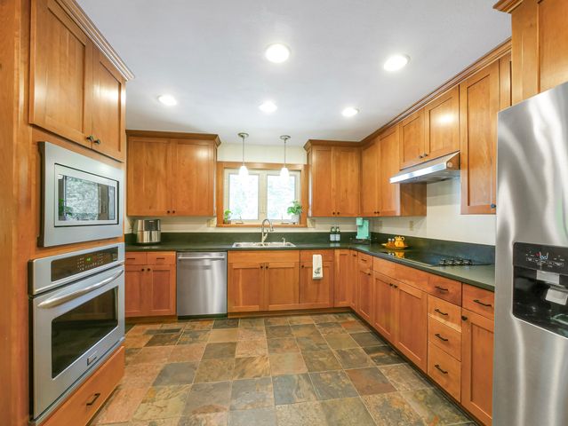 74 May Avenue, Trenton, GA 30752