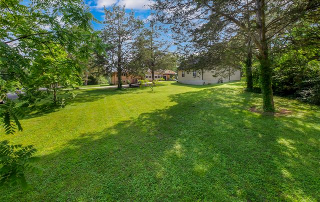 74 May Avenue, Trenton, GA 30752