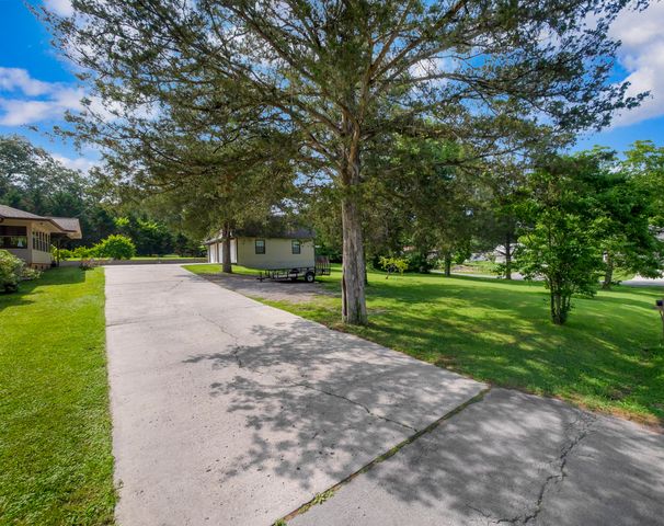 74 May Avenue, Trenton, GA 30752
