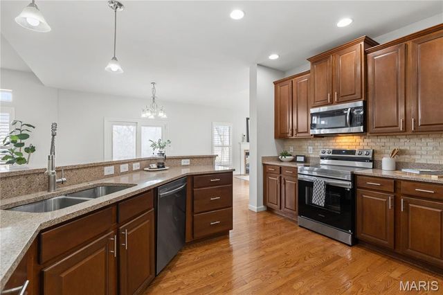 1802 Sterling Oaks Drive, St Peters, MO 63376