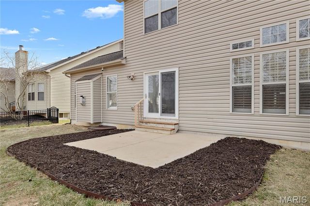 1802 Sterling Oaks Drive, St Peters, MO 63376